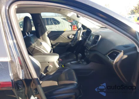 2019 Jeep Cherokee Latitude Plus 4X4 z USA, uszkodzony, nr VIN 1C4PJMLX9KD471992